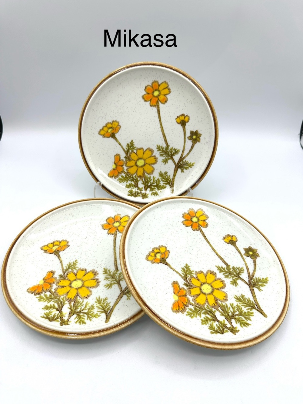 3 Mikasa Southern Sun Salad Plates. C9006